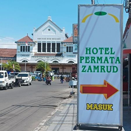 Hotel Permata Zamrud Чиребон Экстерьер фото