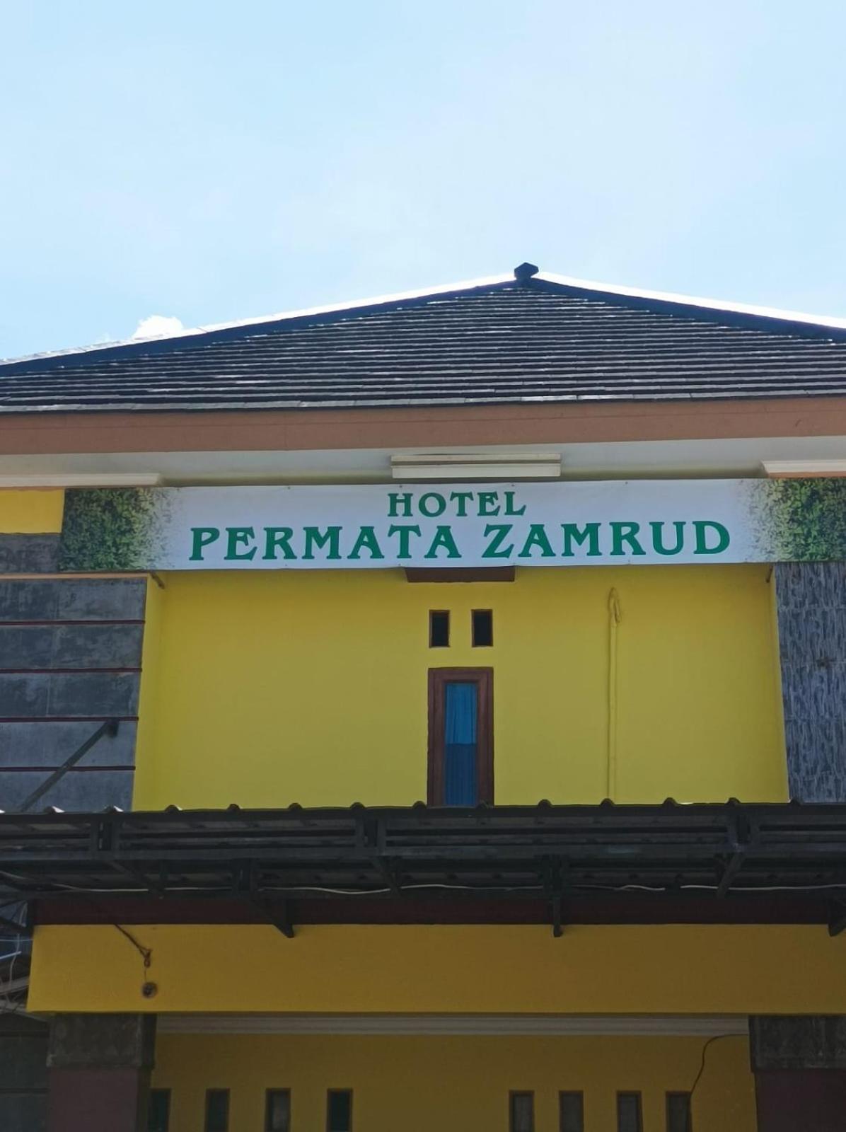 Hotel Permata Zamrud Чиребон Экстерьер фото